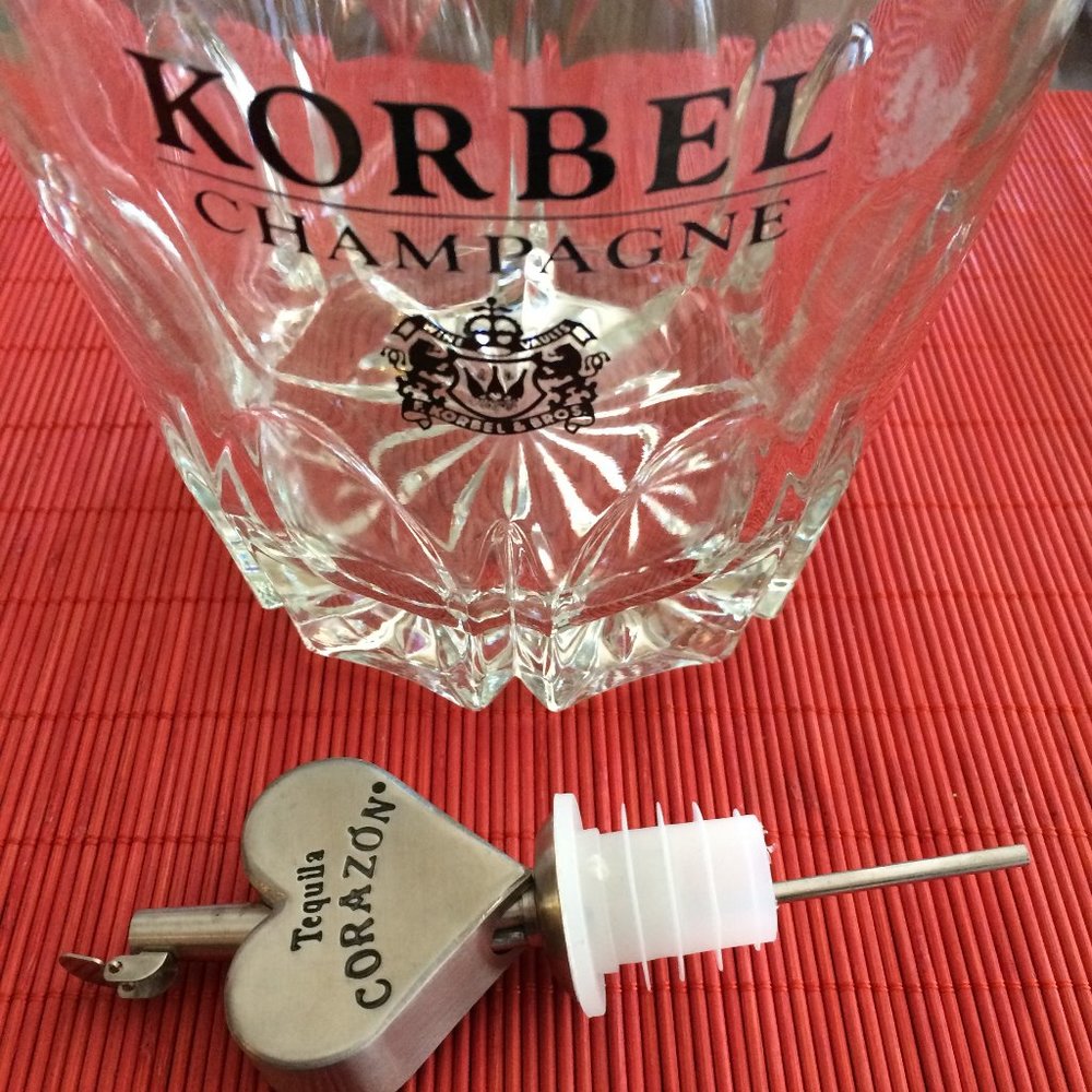 ICE BUCKET AND POUR